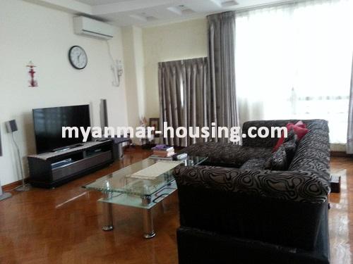 မြန်မာအိမ်ခြံမြေ - ငှားရန် property - No.2633 - ဗဟန်းအေးရိပ်သာလမ်းတွင် ကွန်ဒိုအခန်းကောင်းငှားရန်ရှိသည်။View of the living room.