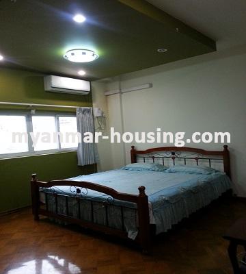 မြန်မာအိမ်ခြံမြေ - ငှားရန် property - No.2633 - ဗဟန်းအေးရိပ်သာလမ်းတွင် ကွန်ဒိုအခန်းကောင်းငှားရန်ရှိသည်။View of the master bed room.