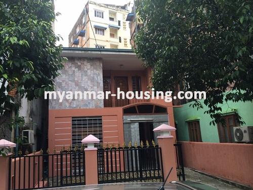 မြန်မာအိမ်ခြံမြေ - ငှားရန် property - No.2644 - Landed house being able to run as an office in Bahan! - the front view of building