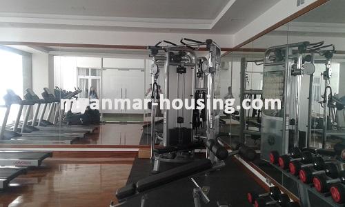 မြန်မာအိမ်ခြံမြေ - ငှားရန် property - No.2678 - တော်ဝင်ဆင်မင်းကွန်ဒိုတွင်အခန်းကောင်းတစ်ခန်းငှားရန်ရှိသည်။