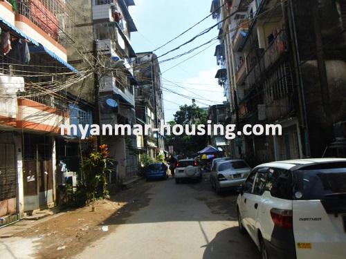 缅甸房地产 - 出租物件 - No.2707 - Apartment for rent in Sanchaung ! - View of the street.