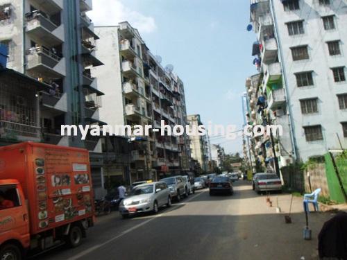 ミャンマー不動産 - 賃貸物件 - No.2711 - Apartment for rent in Sanchaung ! - View of the street.