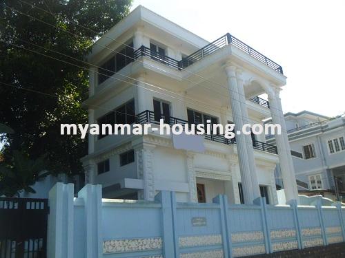 မြန်မာအိမ်ခြံမြေ - ငှားရန် property - No.2722 - Landed house for rent in Bahan ! - View of the infront building.