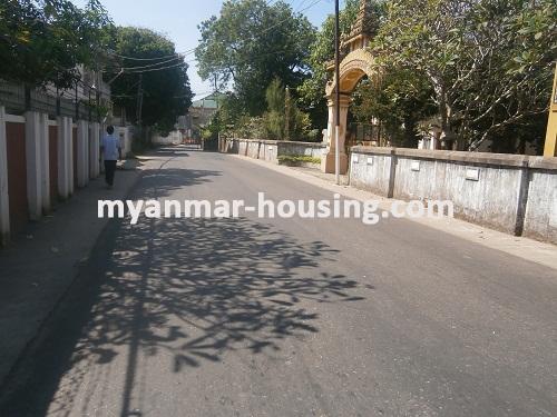ミャンマー不動産 - 賃貸物件 - No.2725 - Grand and Nice landed House- Bahan Township! - View of the street