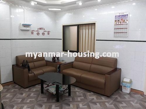 ミャンマー不動産 - 賃貸物件 - No.2731 -  Well decorated room for rent in Pazundaung Township - View of the Living room
