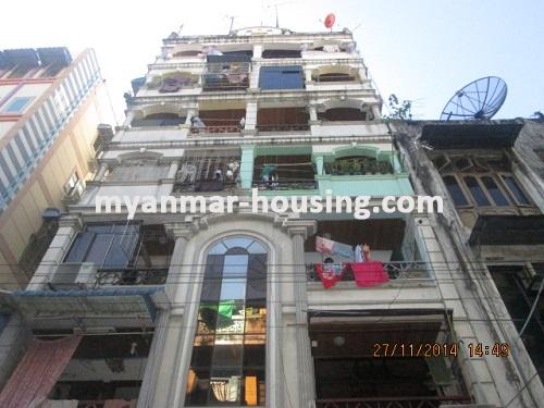 缅甸房地产 - 出租物件 - No.2735 - Ground floor for rent in the heart of the city ! - View of the building.