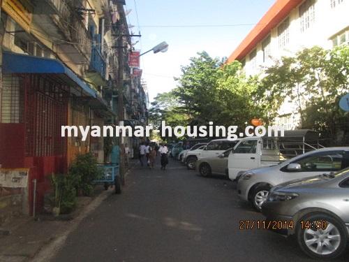 မြန်မာအိမ်ခြံမြေ - ငှားရန် property - No.2735 - ကView of the street.