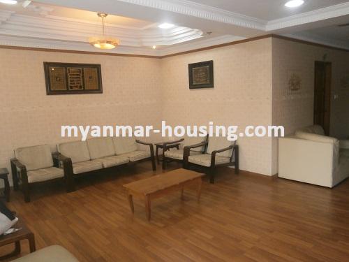 မြန်မာအိမ်ခြံမြေ - ငှားရန် property - No.2776 - ကView of the living room.