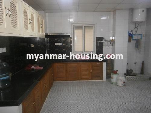 မြန်မာအိမ်ခြံမြေ - ငှားရန် property - No.2776 - ကView of the kitchen room.