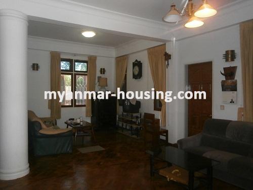 မြန်မာအိမ်ခြံမြေ - ငှားရန် property - No.2791 - တိတ်ဆိတ်သောငြိမ်သက်သောနေရာတွင် လုံးချင်းငှားရန်ရှိသည်။ - View of the living room.