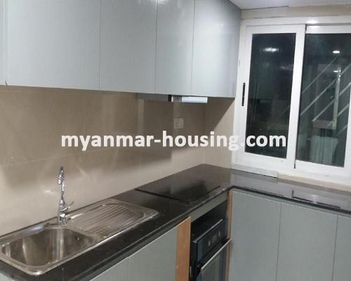 缅甸房地产 - 出租物件 - No.2799 - Modern Luxury Condominium for rent in Sanchaung Township. - View of Kitchen room