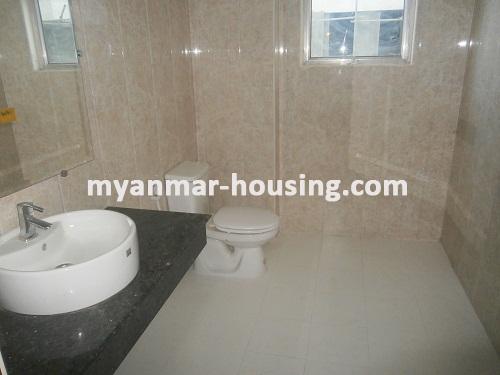 မြန်မာအိမ်ခြံမြေ - ငှားရန် property - No.2821 - N/AView of the wash room.