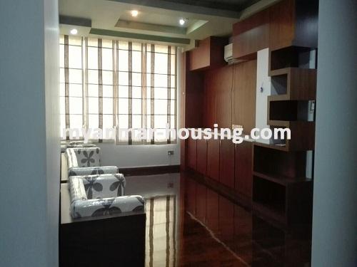 缅甸房地产 - 出租物件 - No.2828 -  Good room in Green Lake Condo on rent. - View of the living room