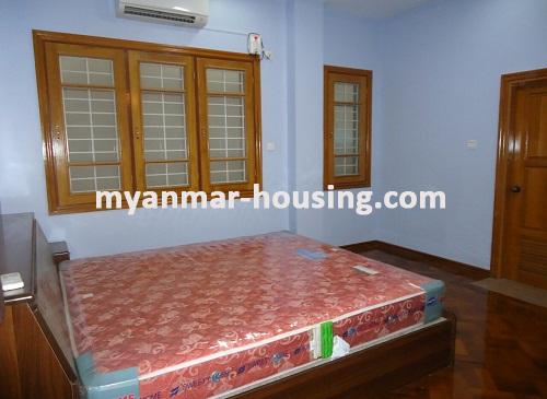 မြန်မာအိမ်ခြံမြေ - ငှားရန် property - No.2853 - ပေါက်စေတီလမ်းတွင် လုံးချင်းလှလှ တစ်လုံး ဌားရန် ရှိသည်။ - 