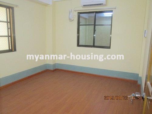 မြန်မာအိမ်ခြံမြေ - ငှားရန် property - No.2888 - N/AView of the bed room
