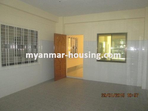 缅甸房地产 - 出租物件 - No.2902 - Ground Floor for rent in very Good and Famous Area like Sanchaung! - View of bed room in ground floor