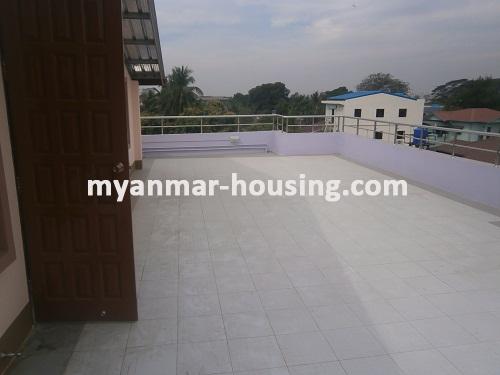 မြန်မာအိမ်ခြံမြေ - ငှားရန် property - No.2908 - N/AAiry Verandah