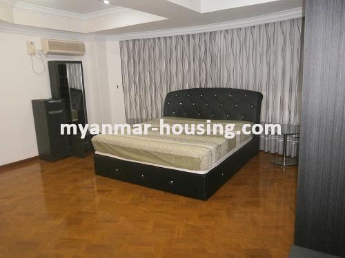မြန်မာအိမ်ခြံမြေ - ငှားရန် property - No.2913 - အလင်းရောင်းကောင်းနှင့်ချစ်စဖွယ်ပြင်ဆင်ထားသည့်အခန်းတစ်ခန်းငှားရန်ရှိသည်။ - Living Room