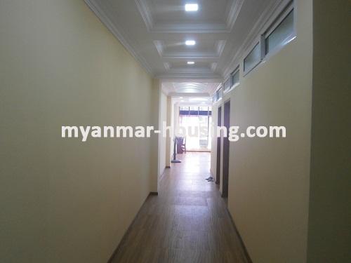 မြန်မာအိမ်ခြံမြေ - ငှားရန် property - No.2914 - N/AInside Corridor