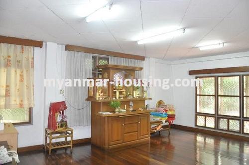 ミャンマー不動産 - 賃貸物件 - No.2944 - Landed House for Rent in Spacious Compound closed to Inya Lake! - View of the upstairs.