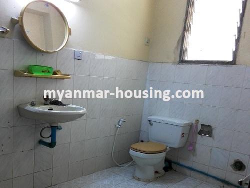 缅甸房地产 - 出租物件 - No.2948 - Condo for Rent with Reasonable Price near Pyay Road! - View of the wash room.