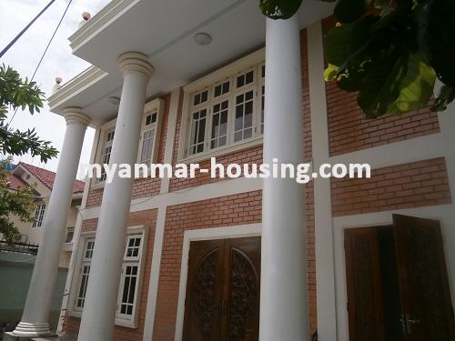 ミャンマー不動産 - 賃貸物件 - No.2949 - Spacious and Grand Landed House for rent near Hledan Center. - View of the house.