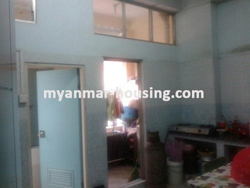မြန်မာအိမ်ခြံမြေ - ငှားရန် property - No.2961 - အလုံမြို့နယ်တွင် ဈေးအသင့်အတင့်ဖြင့် ကွန်ဒိုအခန်းကောင်း တစ်ခန်း ဌားရန်ရှိပါသည်။ - View of the dining room.
