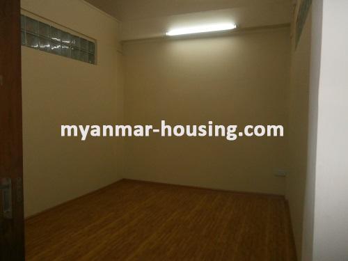မြန်မာအိမ်ခြံမြေ - ငှားရန် property - No.2962 - N/AView of the bed room.
