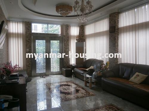 ミャンマー不動産 - 賃貸物件 - No.2964 - Three storey building with reasonable price in Mayangone! - View of the living room.