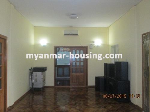 缅甸房地产 - 出租物件 - No.2973 - The landed house for rent with spacious compound in Mayangone! - View of the living room.