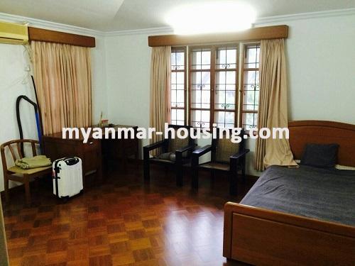 缅甸房地产 - 出租物件 - No.2986 - The landed house in the Pyayt Road in 7 mile, Mayangone! - View of the master bed room.