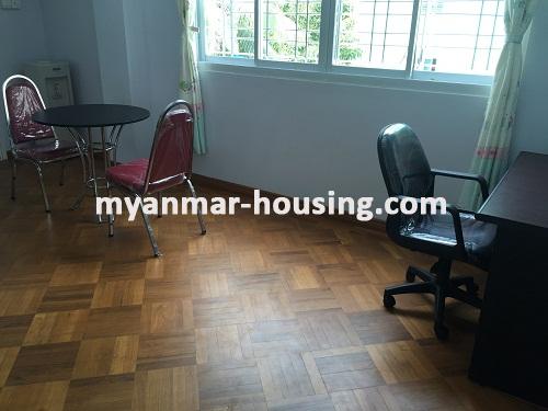 မြန်မာအိမ်ခြံမြေ - ငှားရန် property - No.3010 - အဆင့်မြင့်ပြင်ဆင်ထားသည့်တိုက်ခန်းတစ်ခန်းငှားရန်ရှိသည်Study Room