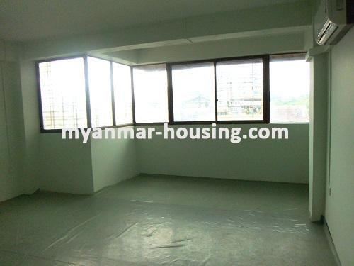 缅甸房地产 - 出租物件 - No.3048 - One available condo apartment for rent in Sanchaung! - View of the bed room.