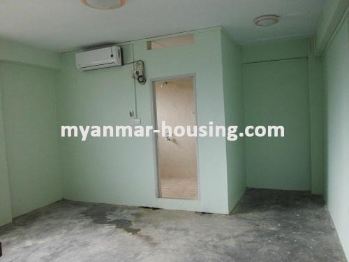 မြန်မာအိမ်ခြံမြေ - ငှားရန် property - No.3048 - စမ်းချောင်းမြိ ု ့နယ်တွင် ကွန်ဒိုအခန်းငှားရန်ရှိသည်။ - View of the bed room.