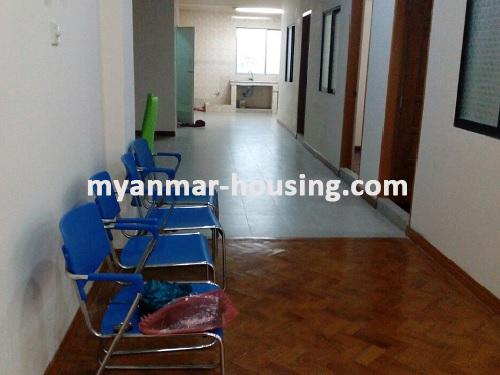 မြန်မာအိမ်ခြံမြေ - ငှားရန် property - No.3051 - မြို့ထဲတွင်ရုံးခန်းဖွင့်ရန်ကောင်းသောကွန်ဒိုတစ်ခန်းငှားရန်ရှိသည်။