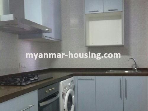 မြန်မာအိမ်ခြံမြေ - ငှားရန် property - No.3075 - Star City Condo တွင် အခန်းကောင်းတစ်ခန်းငှားရန်ရှိသည်။View of the kitchen room
