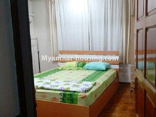 မြန်မာအိမ်ခြံမြေ - ငှားရန် property - No.3122 - ပုလဲကွန်ဒိုတွင် အခန်းကောင်းတစ်ခန်း ငှားရန်ရှိသည်။View of the bed room.