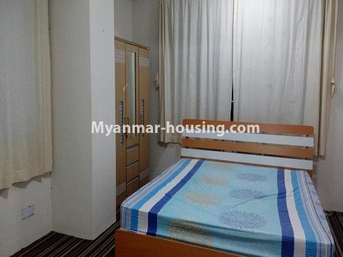မြန်မာအိမ်ခြံမြေ - ငှားရန် property - No.3122 - ပုလဲကွန်ဒိုတွင် အခန်းကောင်းတစ်ခန်း ငှားရန်ရှိသည်။View of the master bed room.