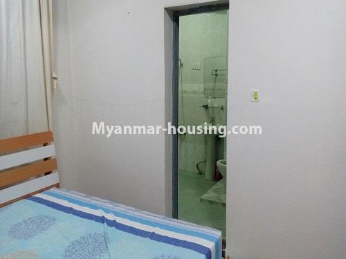 မြန်မာအိမ်ခြံမြေ - ငှားရန် property - No.3122 - ပုလဲကွန်ဒိုတွင် အခန်းကောင်းတစ်ခန်း ငှားရန်ရှိသည်။View of the master bed room.