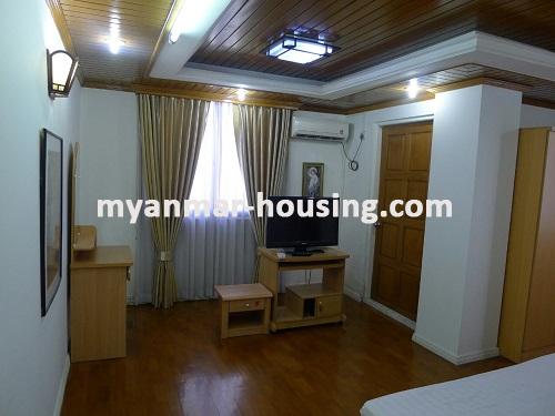 မြန်မာအိမ်ခြံမြေ - ငှားရန် property - No.3170 - ပုလဲကွန်ဒိုတွင် ရှုခင်းကောင်းသည့်အလွှာမြင့်အခန်းငှားရန်ရှိသည်။view of the master bedroom