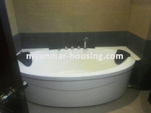 缅甸房地产 - 出租物件 - No.3228 -  Good Condominium for rent in Mayangone Township. - View of Bathtub and toilet room