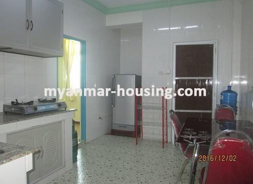 မြန်မာအိမ်ခြံမြေ - ငှားရန် property - No.3245 - ကမာရွတ်မြို့နယ်ရှိ မိုးစန္ဒာကွန်ဒိုတွင် ကွန်ဒိုခန်းကောင်းတစ်ခန်း ဌားရန် ရှိသည်။View of Kitchen and Dinning room