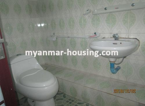 မြန်မာအိမ်ခြံမြေ - ငှားရန် property - No.3245 - ကမာရွတ်မြို့နယ်ရှိ မိုးစန္ဒာကွန်ဒိုတွင် ကွန်ဒိုခန်းကောင်းတစ်ခန်း ဌားရန် ရှိသည်။View of Bath room and Toilet