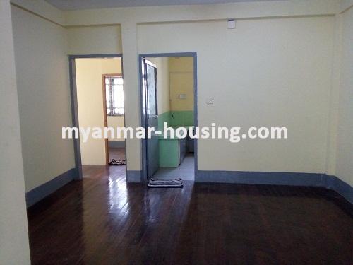 မြန်မာအိမ်ခြံမြေ - ငှားရန် property - No.3255 - လမ်းမတော်မြို့နယ်ရှိ ဗဟိုစည်အိမ်ရာတွင် တိုက်ခန်းကောင်းတစ်ခန်း ဌားရန် ရှိသည်။View of living room