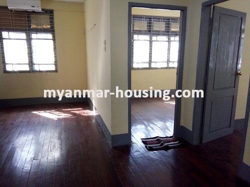 မြန်မာအိမ်ခြံမြေ - ငှားရန် property - No.3255 - လမ်းမတော်မြို့နယ်ရှိ ဗဟိုစည်အိမ်ရာတွင် တိုက်ခန်းကောင်းတစ်ခန်း ဌားရန် ရှိသည်။View of the living room