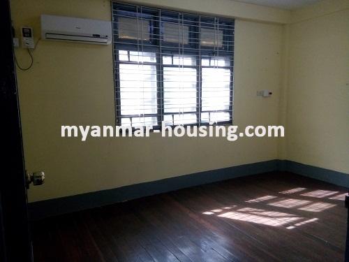 မြန်မာအိမ်ခြံမြေ - ငှားရန် property - No.3255 - လမ်းမတော်မြို့နယ်ရှိ ဗဟိုစည်အိမ်ရာတွင် တိုက်ခန်းကောင်းတစ်ခန်း ဌားရန် ရှိသည်။View of the bed room