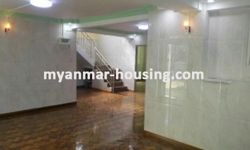 မြန်မာအိမ်ခြံမြေ - ငှားရန် property - No.3271 - F.M.I City တွင်လုံးချင်းအိမ် ဌားရန်ရှိသည်။  - View of the Living room