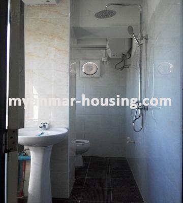 မြန်မာအိမ်ခြံမြေ - ငှားရန် property - No.3288 - မရမ်းကုန်းမြို့နယ်တွင် ကွန်ဒိုအခန်းကောင်းဌားရန်ရှိသည်။View of the Toilet and Bathroom