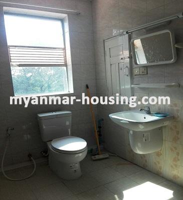 မြန်မာအိမ်ခြံမြေ - ငှားရန် property - No.3295 - ဒဂုံမြို့နယ်တွင် ကွန်ဒိုအခန်းကောင်းတစ်ခန်း ဌားရန်ရှိသည်။View of the Toilet and Bathroom