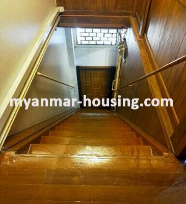缅甸房地产 - 出租物件 - No.3298 - A Landed House for rent in Botahtaung Township. - View of the steps
